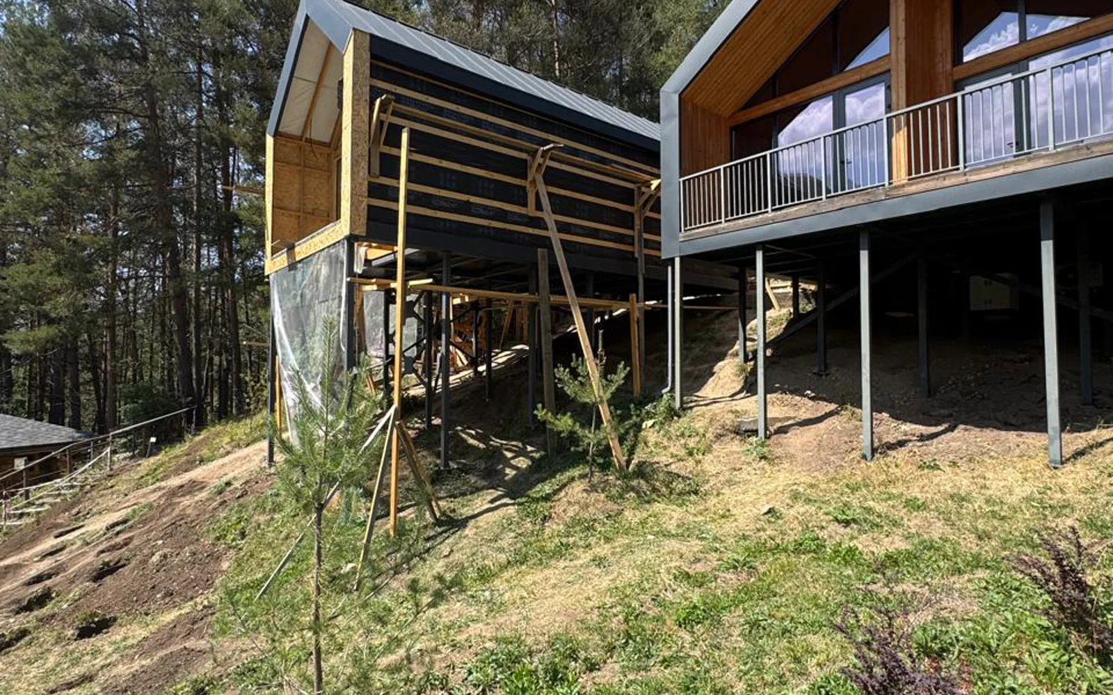 Medeo Park Duplex: каркасы и элементы благоустройства